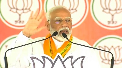 Prime Minister Narendra Modi addresses a public meeting for the Lok Sabha elections, in Nandurbar, Maharashtra, on Friday. (PTI) Prime Minister Narendra Modi addresses a public meeting for the Lok Sabha elections, in Nandurbar, Maharashtra, on Friday. (PTI)