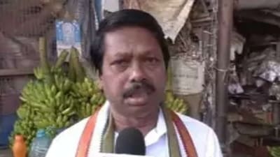 Padma Shri Awardee S Damodaran's Unique Campaign: Padma Shri awardee S Damodaran's distinctive campaign for the Tiruchirappalli seat brought a touch of prestige and honour to the electoral race, highlighting his unique approach to engaging with voters. (ANI) Padma Shri Awardee S Damodaran's Unique Campaign: Padma Shri awardee S Damodaran's distinctive campaign for the Tiruchirappalli seat brought a touch of prestige and honour to the electoral race, highlighting his unique approach to engaging with voters. (ANI)
