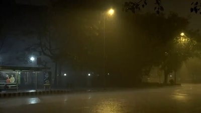 The IMD said in its alert that strong winds accompanying the duststorm may cause damage to plantation, horticulture, and standing crops. (ANI) The IMD said in its alert that strong winds accompanying the duststorm may cause damage to plantation, horticulture, and standing crops. (ANI)