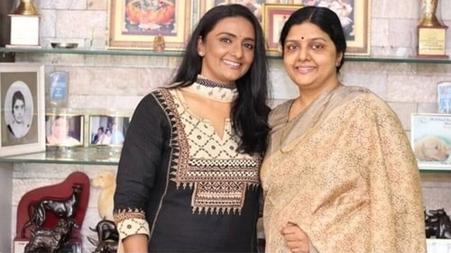 Shanthi Priya with her sister, actor Bhanupriya. Shanthi Priya with her sister, actor Bhanupriya.