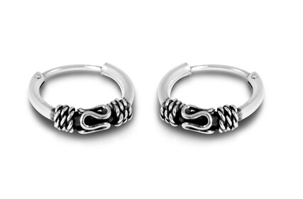 Classic hoops in plain or rope-twist styles make for apt workplace dressing (Shutterstock) Classic hoops in plain or rope-twist styles make for apt workplace dressing (Shutterstock)