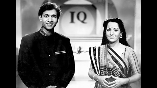 Siddhartha Basu with co-host Komal GB Singh on the sets of the TV show India Quiz in 1989. (Image courtesy Siddhartha Basu)