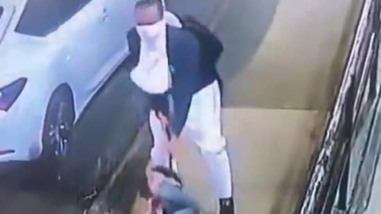 Woman assaulted and sexually attacked in disturbing Bronx incident (X)