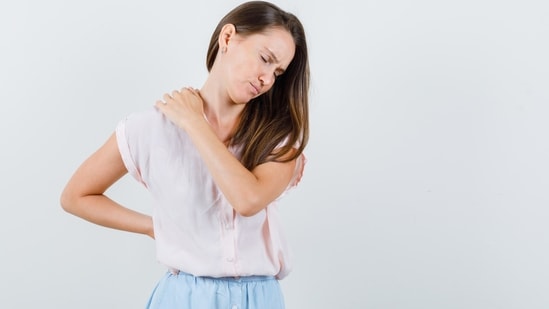 4. Aching All Over: Swine flu comes with some serious body aches that can leave you feeling like you’ve been hit by a truck. Total bummer.(Photo by Freepik )