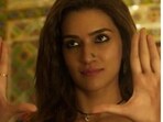 Kareena Kapoor in Jaane Jaan (left), Kriti Sanon in Mimi (right). Kareena Kapoor in Jaane Jaan (left), Kriti Sanon in Mimi (right).