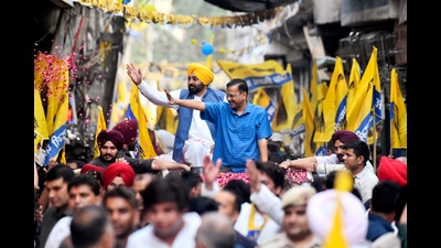 Delhi chief minister Arvind Kejriwal with Punjab CM Bhagwant Mann in New Delhi on Saturday. (ANI) Delhi chief minister Arvind Kejriwal with Punjab CM Bhagwant Mann in New Delhi on Saturday. (ANI)