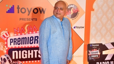 Manoj Joshi attended the event dressed in a traditional outfit. In the film, he essayed the role of SI Bajju. 