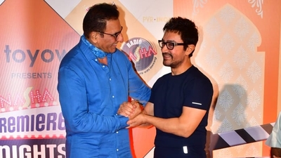Mukesh Rishi was seen greeting Aamir Khan ahead of the screening of the film. 