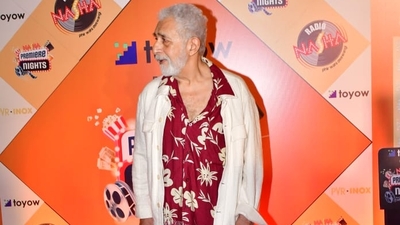 Naseeruddin Shah also attended the special screening. He was seen in a floral red shirt, white jacket and pants. In the film, Naseeruddin played Gulfam Hassan, the main antagonist, a Pakistani singer who worked for ISI. 