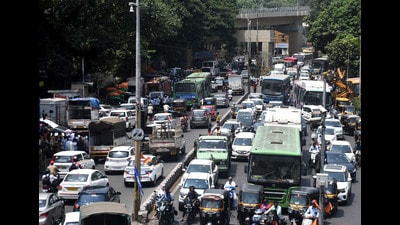 The driver lost control of the vehicle near Veer Baji Pasalkar flyover, in the direction from Dhayari to Manik Bagh, and crashed into the pit. (HT PHOTO) The driver lost control of the vehicle near Veer Baji Pasalkar flyover, in the direction from Dhayari to Manik Bagh, and crashed into the pit. (HT PHOTO)