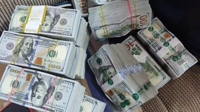 US dollars, (HT PHOTO) US dollars, (HT PHOTO)