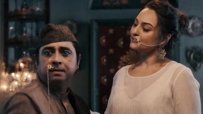 Indresh Malik with Sonakshi Sinha in a still from Heeramandi. Indresh Malik with Sonakshi Sinha in a still from Heeramandi.