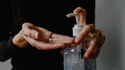 2. Keep Those Mitts Clean: Washing your hands with soap and water for at least 20 seconds is key to keeping swine flu at bay. If you can’t find soap, hand sanitizer works too. (Photo by Unsplash) 2. Keep Those Mitts Clean: Washing your hands with soap and water for at least 20 seconds is key to keeping swine flu at bay. If you can’t find soap, hand sanitizer works too. (Photo by Unsplash)