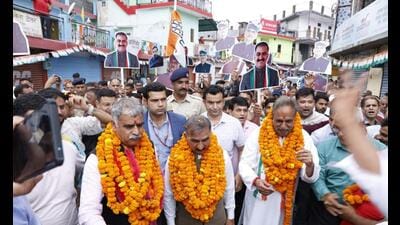 Himachal chief minister Sukhvinder Singh Sukhu addressed a public rally in Jawalamukhi seeking vote for Congress leader and former Union minister Anand Sharma. (HT Photo) Himachal chief minister Sukhvinder Singh Sukhu addressed a public rally in Jawalamukhi seeking vote for Congress leader and former Union minister Anand Sharma. (HT Photo)