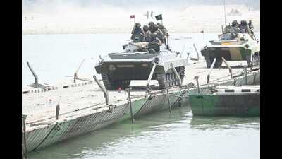 Kharga Sappers during an exercise in Uttar Pradesh. (HT Photo)