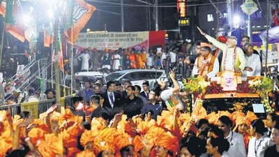 PM Narendra Modi’s road show in Patna on Sunday evening. (HT photo) PM Narendra Modi’s road show in Patna on Sunday evening. (HT photo)