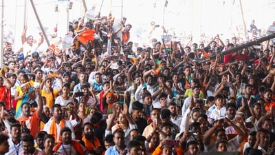 PM Narendra Modi held the public meeting in support of BJP candidate Arjun Singh in Barrackpore in the North 24 Parganas district at 11:30 am. (PTI) PM Narendra Modi held the public meeting in support of BJP candidate Arjun Singh in Barrackpore in the North 24 Parganas district at 11:30 am. (PTI)