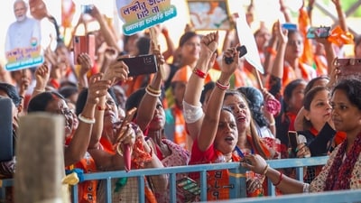 BJP supporters during PM Narendra Modi's public meeting for Lok Sabha elections in Barrackpore. (PTI) BJP supporters during PM Narendra Modi's public meeting for Lok Sabha elections in Barrackpore. (PTI)