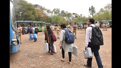 Polling could see the repeat of 2019, when voter turnout was 49 per cent in Pune even as the Election Commission (EC) hopes the number will push up further this time with rain may offer respite from the heat. (HT PHOTO) Polling could see the repeat of 2019, when voter turnout was 49 per cent in Pune even as the Election Commission (EC) hopes the number will push up further this time with rain may offer respite from the heat. (HT PHOTO)