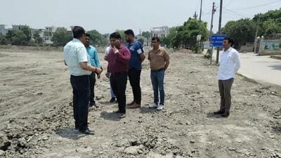 The ongoing work allegedly flouts the government order and the National Green Tribunal’s guidelines besides it’s viewed to be “damaging” the water body. (HT Photo)