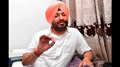 Three-time MP and BJP candidate Ravneet Singh Bittu in Ludhiana on Sunday. (Manish/HT) Three-time MP and BJP candidate Ravneet Singh Bittu in Ludhiana on Sunday. (Manish/HT)