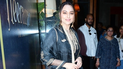 Sonakshi Sinha wore a black and golden suit to the event. In Heeramandi, she played Rehana and Fareedan Jahan. 