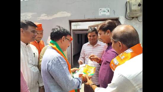 For Rajnath’s win, BJP’s holds door-to-door campaign in Lucknow (sourced)