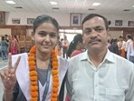 CBSE Results 2024: Aarti Yadav, a commerce student at Rani Laxmi Bai (RLB) Memorial Senior Secondary School at Indira Nagar, scored 98.6% (493 out of 500) in the CBSE Class 12 exam.