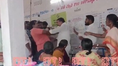 YRSCP leader VS Shivakumar and a voter were seen slapping each other at a polling booth.(Photo - PTI) YRSCP leader VS Shivakumar and a voter were seen slapping each other at a polling booth.(Photo - PTI)