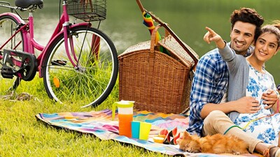 A Romantic Picnic In The Park:&nbsp;Pack a basket with delicious treats, a cosy blanket, and a bottle of wine, then head to a nearby park for a romantic picnic. Surrounded by nature's beauty, you can enjoy each other's company in a serene setting, away from the hustle and bustle of daily life. (Unsplash)