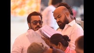 Amid the Pune Lok Sabha (LS) polls, allegations of electoral malpractice have emerged with Congress candidate Ravindra Dhangekar accusing the Bhartiya Janata Party (BJP) of distributing money to sway voters. (HT PHOTO) Amid the Pune Lok Sabha (LS) polls, allegations of electoral malpractice have emerged with Congress candidate Ravindra Dhangekar accusing the Bhartiya Janata Party (BJP) of distributing money to sway voters. (HT PHOTO)