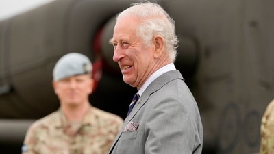 King Charles reveals the side effect of his cancer treatment (via REUTERS)