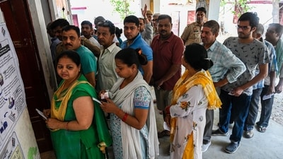 Voters queue at a polling station during the fourth phase of voting for national elections in Kanpur, Uttar Pradesh, India, on Monday, May 13, 2024. (Bloomberg) Voters queue at a polling station during the fourth phase of voting for national elections in Kanpur, Uttar Pradesh, India, on Monday, May 13, 2024. (Bloomberg)