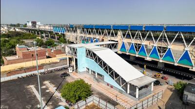 Meerut (south) RRTS station will have the largest parking facility in Uttar Pradesh on the RRTS corridor that can accommodate about 1,200 vehicles at one time and charging facility for electric-vehicles has also been provided. (HT Photo) Meerut (south) RRTS station will have the largest parking facility in Uttar Pradesh on the RRTS corridor that can accommodate about 1,200 vehicles at one time and charging facility for electric-vehicles has also been provided. (HT Photo)