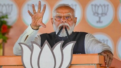 Prime Minister Narendra Modi addresses during a public meeting for Lok Sabha elections, in Hajipur. (PTI) Prime Minister Narendra Modi addresses during a public meeting for Lok Sabha elections, in Hajipur. (PTI)