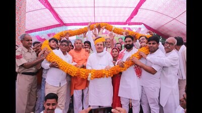 Senior BJP leader and Union minister Rao Inderjit Singh during a rally in Mahendergarh’s Ateli assembly segment on Monday. (HT Photo)
