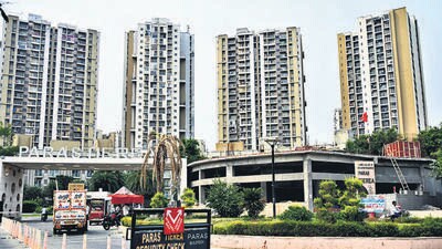 The three people were going from the eighth floor to the ground floor when it suddenly reversed direction with a jerk and shot upwards to the top floor, where came to a crashing halt on 25th floor. (Sunil Ghosh/HT Photo)