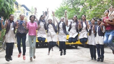 Students of Baldwin Academy in Patna celebrating after CBSE Board class 10th and 12th exam results declared (Santosh Kumar ) Students of Baldwin Academy in Patna celebrating after CBSE Board class 10th and 12th exam results declared (Santosh Kumar )