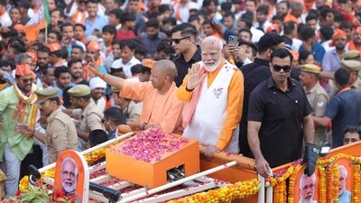 BJP office bearers also said that people from different communities, including Marathi, Gujarati, Bengali, Maheshwari, Marwari, Tamil and Punjabi, welcomed Modi at 100 points in 11 zones during the roadshow. After the roadshow, PM Modi also offered prayers at Kashi Vishwanath Temple in Varanasi. (HT Photo/Rajesh Kumar) BJP office bearers also said that people from different communities, including Marathi, Gujarati, Bengali, Maheshwari, Marwari, Tamil and Punjabi, welcomed Modi at 100 points in 11 zones during the roadshow. After the roadshow, PM Modi also offered prayers at Kashi Vishwanath Temple in Varanasi. (HT Photo/Rajesh Kumar)
