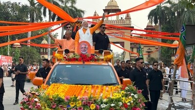 PM Modi was also accompanied by Uttar Pradesh chief minister Yogi Adityanath. The PM is seeking a third consecutive term from the Varanasi seat that will go to polls on June 1 in the seventh and last phase of the Lok Sabha election. (HT Photo/Rajesh Kumar) PM Modi was also accompanied by Uttar Pradesh chief minister Yogi Adityanath. The PM is seeking a third consecutive term from the Varanasi seat that will go to polls on June 1 in the seventh and last phase of the Lok Sabha election. (HT Photo/Rajesh Kumar)