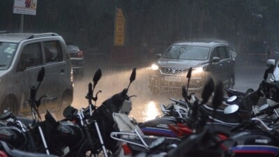 While the rainfall brought relief to the residents of Mumbai and its surrounding areas from the heat, the skyline of the metropolitan area was shrouded by dusty winds. While the rainfall brought relief to the residents of Mumbai and its surrounding areas from the heat, the skyline of the metropolitan area was shrouded by dusty winds. 