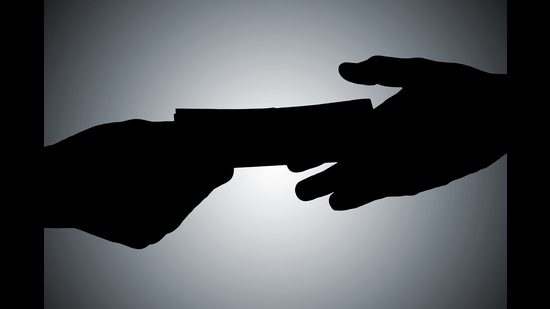 the complainant has approached the VB and alleged that Patwari had demanded ₹5,000 for registering mutation of his ancestral land in revenue records. (Shutterstock)