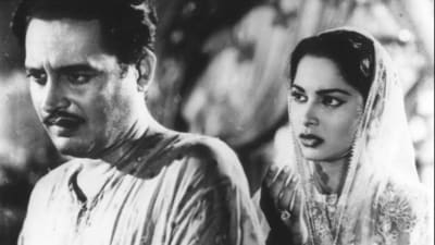 Waheeda Rehman continued collaborations with Guru Dutt, which include the noir film 12 O'Clock (1958), the romantic drama Kaagaz Ke Phool (1959), and the 1960 film Chaudhvin Ka Chand (pictured above), all of which earned her critical praise. Waheeda Rehman continued collaborations with Guru Dutt, which include the noir film 12 O'Clock (1958), the romantic drama Kaagaz Ke Phool (1959), and the 1960 film Chaudhvin Ka Chand (pictured above), all of which earned her critical praise.