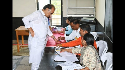 During polls on Monday, there were several complaints of names missing on the voter list. (HT PHOTO)