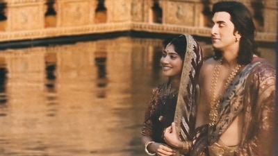 Ranbir Kapoor and Sai Pallavi's looks from Ramayana sets have been leaked. (Pic courtesy: Zoom TV) Ranbir Kapoor and Sai Pallavi's looks from Ramayana sets have been leaked. (Pic courtesy: Zoom TV)