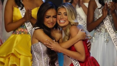 UmaSofia Srivastava abdicated her Miss Teen USA title, runner-up Stephanie Skinner refused to take over the title UmaSofia Srivastava abdicated her Miss Teen USA title, runner-up Stephanie Skinner refused to take over the title