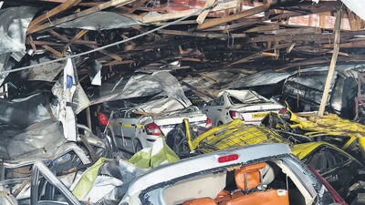 TDuring the rescue operation, the two 500-tonne cranes from the MMRDA were able to lift the collapsed hoarding by 5-feet in Ghatkopar. (Raju Shinde/HT Photo)