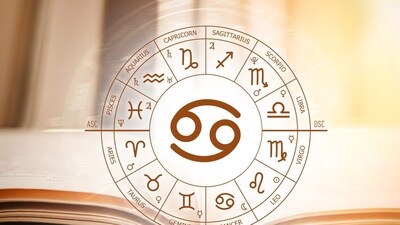 Cancer Daily Horoscope for May 15, 2024: Today, Cancerians are reminded to stay adaptable as change is on the horizon.