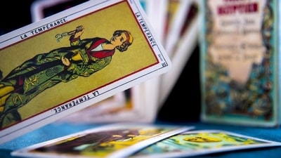 Read your daily tarot prediction for May 14, 2024. (Unsplash)