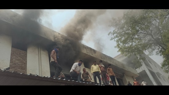 Fire at pan masala factory in Lucknow on Tuesday. (HT)